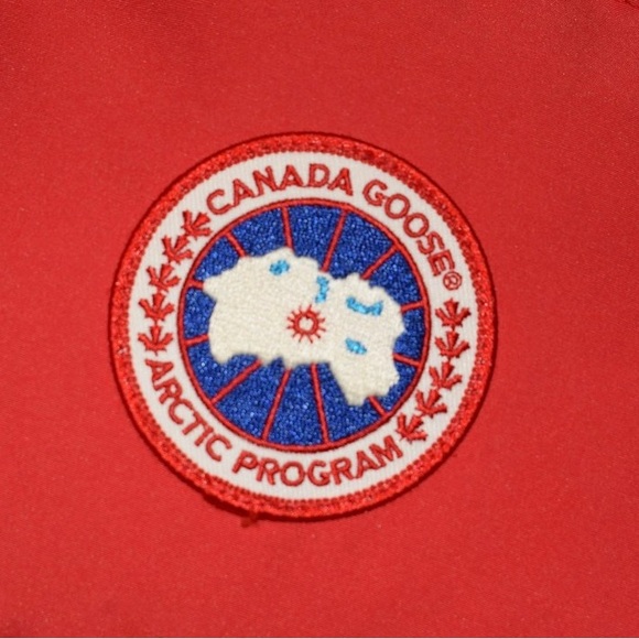 Canada goose down vest red. - Picture 3 of 5